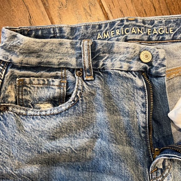 American Eagle light wash baggy ripped jeans, size 4 short - Picture 8 of 11